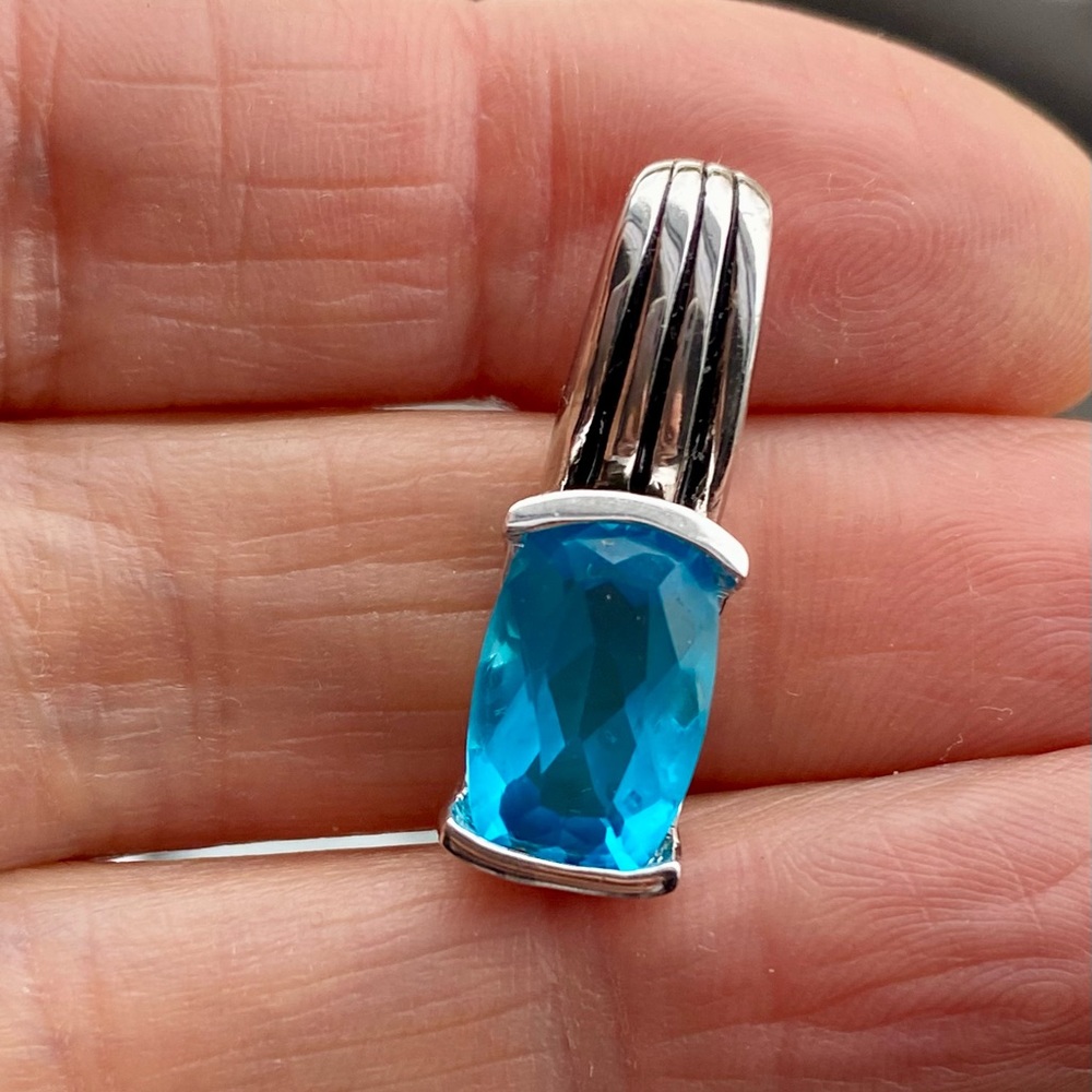 Natural Blue Topaz pendant 925 sterling silver